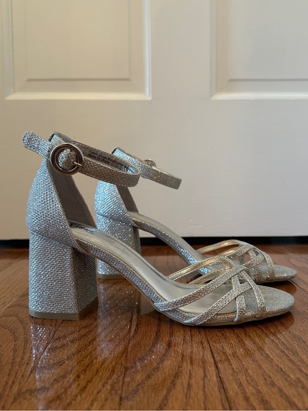 2.5-3” Fioni Silver Glitter Heels